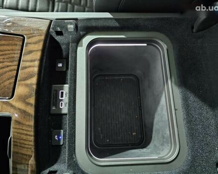 Кадиллак Эскалейд, объемом двигателя 6.2 л и пробегом 34 тыс. км за 119999 $, фото 26 на Automoto.ua