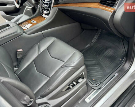 Серый Кадиллак Эскалейд, объемом двигателя 6.16 л и пробегом 67 тыс. км за 41900 $, фото 35 на Automoto.ua