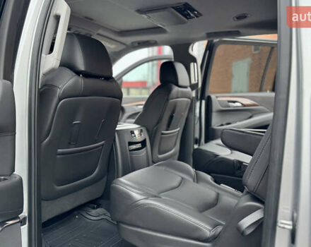 Серый Кадиллак Эскалейд, объемом двигателя 6.16 л и пробегом 67 тыс. км за 41900 $, фото 24 на Automoto.ua