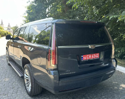 Серый Кадиллак Эскалейд, объемом двигателя 6.16 л и пробегом 174 тыс. км за 47500 $, фото 10 на Automoto.ua