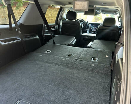 Серый Кадиллак Эскалейд, объемом двигателя 6.16 л и пробегом 174 тыс. км за 47500 $, фото 24 на Automoto.ua