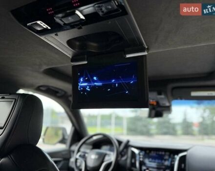 Сірий Каділак Ескалейд, об'ємом двигуна 6.16 л та пробігом 97 тис. км за 49999 $, фото 11 на Automoto.ua