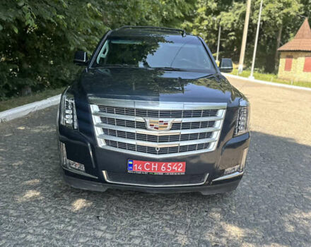 Серый Кадиллак Эскалейд, объемом двигателя 6.16 л и пробегом 174 тыс. км за 47500 $, фото 3 на Automoto.ua