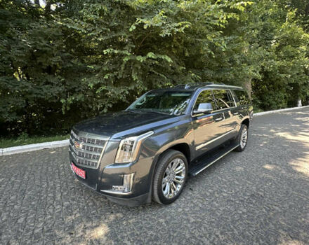 Серый Кадиллак Эскалейд, объемом двигателя 6.16 л и пробегом 174 тыс. км за 47500 $, фото 6 на Automoto.ua