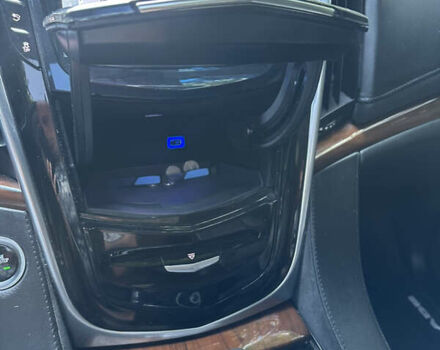 Серый Кадиллак Эскалейд, объемом двигателя 6.16 л и пробегом 174 тыс. км за 47500 $, фото 29 на Automoto.ua