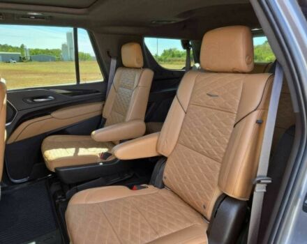 Сірий Каділак Ескалейд, об'ємом двигуна 6.2 л та пробігом 27 тис. км за 38900 $, фото 7 на Automoto.ua