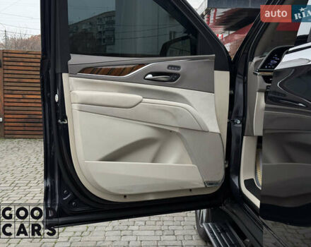 Серый Кадиллак Эскалейд, объемом двигателя 6.16 л и пробегом 41 тыс. км за 112000 $, фото 16 на Automoto.ua