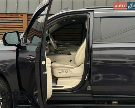 Серый Кадиллак Эскалейд, объемом двигателя 6.16 л и пробегом 41 тыс. км за 112000 $, фото 18 на Automoto.ua