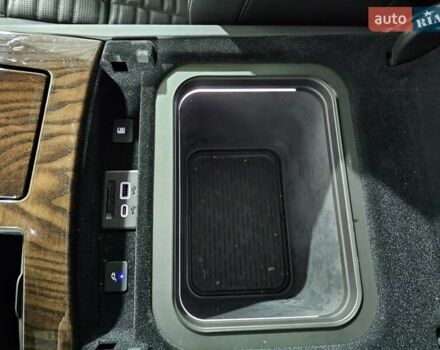 Серый Кадиллак Эскалейд, объемом двигателя 6.2 л и пробегом 34 тыс. км за 119999 $, фото 26 на Automoto.ua