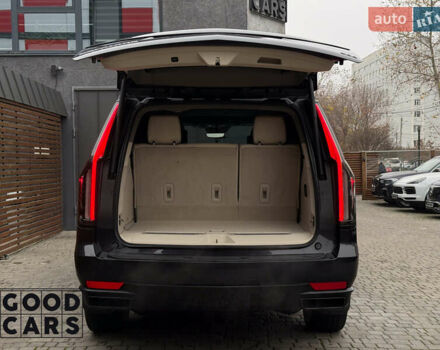 Серый Кадиллак Эскалейд, объемом двигателя 6.16 л и пробегом 41 тыс. км за 112000 $, фото 6 на Automoto.ua