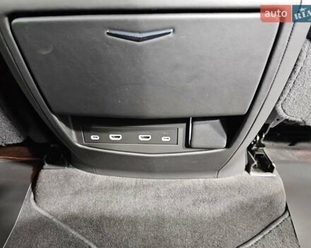 Серый Кадиллак Эскалейд, объемом двигателя 6.2 л и пробегом 34 тыс. км за 119999 $, фото 15 на Automoto.ua