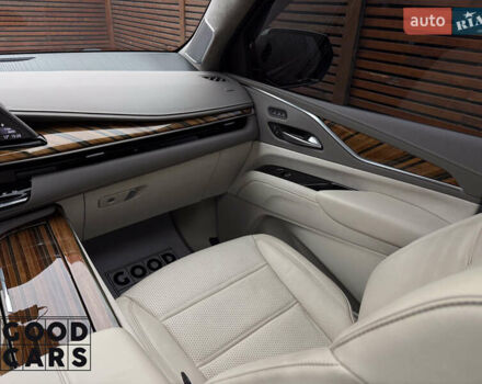 Серый Кадиллак Эскалейд, объемом двигателя 6.16 л и пробегом 41 тыс. км за 112000 $, фото 35 на Automoto.ua