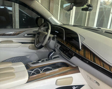 Серый Кадиллак Эскалейд, объемом двигателя 6.16 л и пробегом 38 тыс. км за 120000 $, фото 2 на Automoto.ua