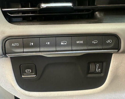 Серый Кадиллак Эскалейд, объемом двигателя 6.16 л и пробегом 38 тыс. км за 120000 $, фото 4 на Automoto.ua