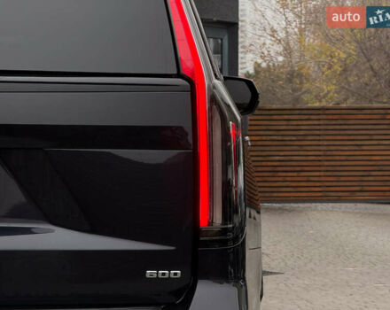 Серый Кадиллак Эскалейд, объемом двигателя 6.16 л и пробегом 41 тыс. км за 112000 $, фото 11 на Automoto.ua