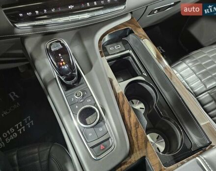 Серый Кадиллак Эскалейд, объемом двигателя 6.2 л и пробегом 34 тыс. км за 119999 $, фото 28 на Automoto.ua