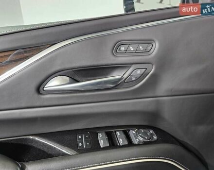 Серый Кадиллак Эскалейд, объемом двигателя 6.2 л и пробегом 34 тыс. км за 119999 $, фото 24 на Automoto.ua