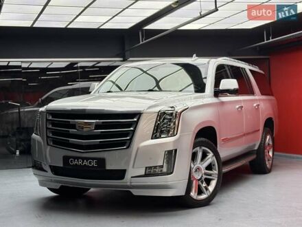 Каділак Ескалейд 2016 у Києві на Automoto.ua Сірий Каділак Ескалейд, об'ємом двигуна 6.2 л та пробігом 67 тис. км за 44900 $, фото 1 на Automoto.ua