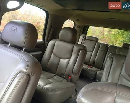 Зелений Каділак Ескалейд, об'ємом двигуна 6 л та пробігом 160 тис. км за 15000 $, фото 1 на Automoto.ua