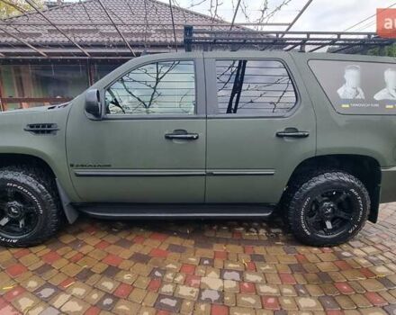 Зеленый Кадиллак Эскалейд, объемом двигателя 6.2 л и пробегом 252 тыс. км за 15000 $, фото 20 на Automoto.ua