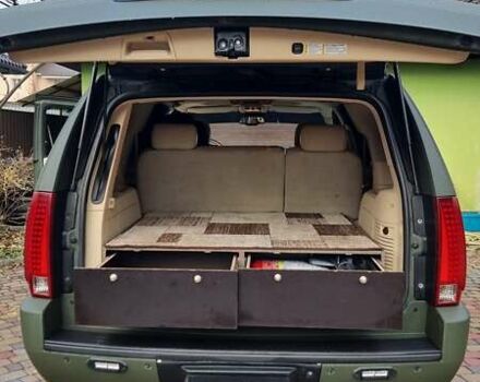 Зеленый Кадиллак Эскалейд, объемом двигателя 6.2 л и пробегом 252 тыс. км за 15000 $, фото 8 на Automoto.ua