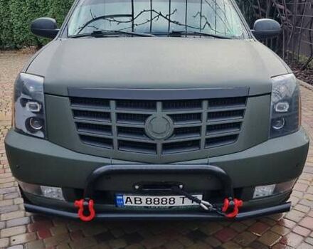 Зеленый Кадиллак Эскалейд, объемом двигателя 6.2 л и пробегом 252 тыс. км за 15000 $, фото 19 на Automoto.ua