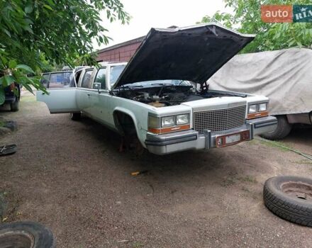 Белый Кадиллак Флитвуд, объемом двигателя 0 л и пробегом 120 тыс. км за 3999 $, фото 4 на Automoto.ua