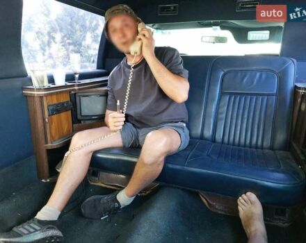 Белый Кадиллак Флитвуд, объемом двигателя 0 л и пробегом 120 тыс. км за 3999 $, фото 1 на Automoto.ua