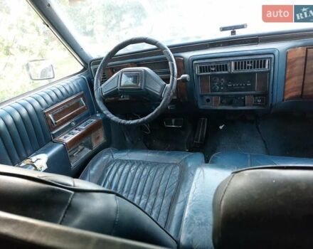 Белый Кадиллак Флитвуд, объемом двигателя 0 л и пробегом 120 тыс. км за 3999 $, фото 2 на Automoto.ua