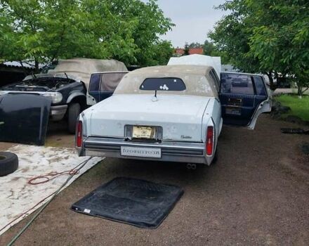 Белый Кадиллак Флитвуд, объемом двигателя 0 л и пробегом 120 тыс. км за 3999 $, фото 3 на Automoto.ua
