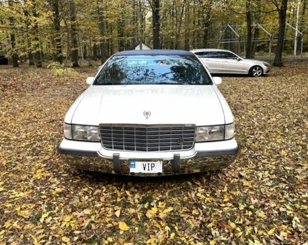 Білий Каділак Флітвуд, об'ємом двигуна 5.7 л та пробігом 100 тис. км за 12000 $, фото 2 на Automoto.ua