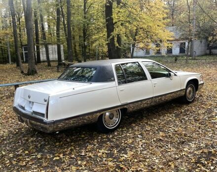 Білий Каділак Флітвуд, об'ємом двигуна 5.7 л та пробігом 100 тис. км за 12000 $, фото 4 на Automoto.ua