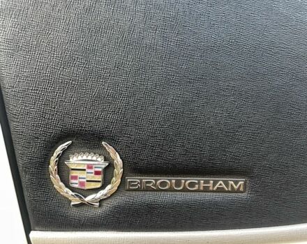 Білий Каділак Флітвуд, об'ємом двигуна 5.7 л та пробігом 100 тис. км за 12000 $, фото 7 на Automoto.ua