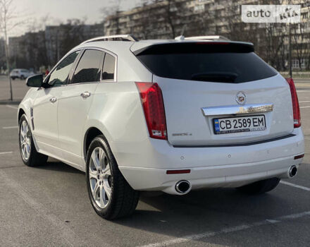 Білий Каділак SRX, об'ємом двигуна 2.99 л та пробігом 186 тис. км за 12200 $, фото 6 на Automoto.ua