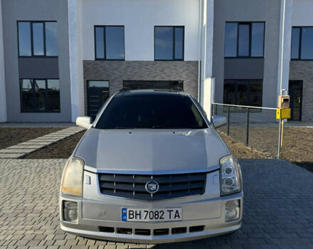 Сірий Каділак SRX, об'ємом двигуна 4.6 л та пробігом 205 тис. км за 6000 $, фото 1 на Automoto.ua
