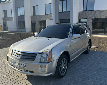 Сірий Каділак SRX, об'ємом двигуна 4.6 л та пробігом 205 тис. км за 6000 $, фото 1 на Automoto.ua