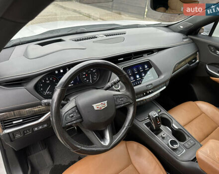 Кадиллак XT4 2018 в Киеве на Automoto.ua Белый Кадиллак XT4, объемом двигателя 2 л и пробегом 88 тыс. км за 23000 $, фото 9 на Automoto.ua