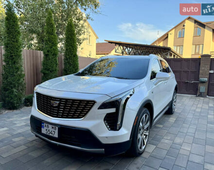 Белый Кадиллак XT4, объемом двигателя 2 л и пробегом 20 тыс. км за 20500 $, фото 1 на Automoto.ua