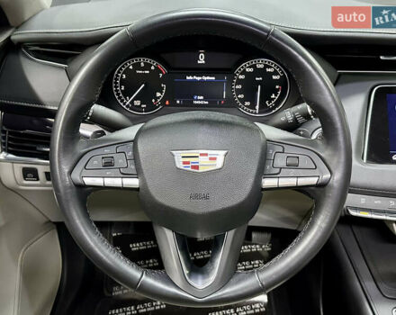 Белый Кадиллак XT4, объемом двигателя 2 л и пробегом 105 тыс. км за 22500 $, фото 51 на Automoto.ua