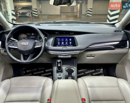 Белый Кадиллак XT4, объемом двигателя 2 л и пробегом 105 тыс. км за 22500 $, фото 49 на Automoto.ua