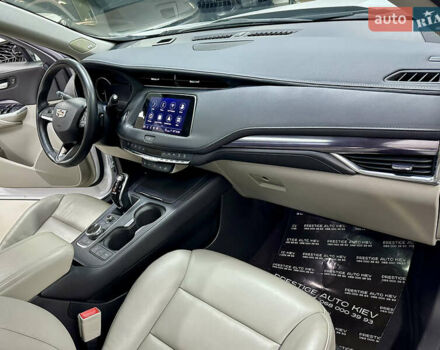 Белый Кадиллак XT4, объемом двигателя 2 л и пробегом 105 тыс. км за 22500 $, фото 44 на Automoto.ua