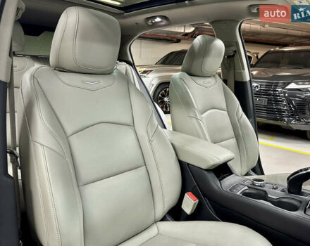 Белый Кадиллак XT4, объемом двигателя 2 л и пробегом 105 тыс. км за 22500 $, фото 43 на Automoto.ua
