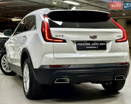 Белый Кадиллак XT4, объемом двигателя 2 л и пробегом 105 тыс. км за 22500 $, фото 22 на Automoto.ua