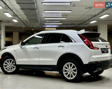 Белый Кадиллак XT4, объемом двигателя 2 л и пробегом 105 тыс. км за 22500 $, фото 24 на Automoto.ua