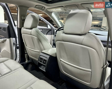 Белый Кадиллак XT4, объемом двигателя 2 л и пробегом 105 тыс. км за 22500 $, фото 45 на Automoto.ua