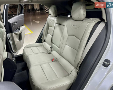 Белый Кадиллак XT4, объемом двигателя 2 л и пробегом 105 тыс. км за 22500 $, фото 47 на Automoto.ua