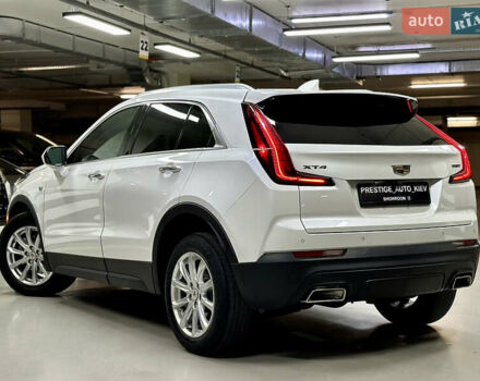 Белый Кадиллак XT4, объемом двигателя 2 л и пробегом 105 тыс. км за 22500 $, фото 23 на Automoto.ua