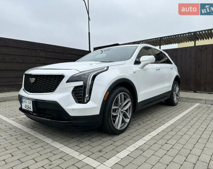 Кадиллак XT4 2018 в Киеве на Automoto.ua Белый Кадиллак XT4, объемом двигателя 2 л и пробегом 88 тыс. км за 23000 $, фото 1 на Automoto.ua