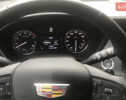 Серый Кадиллак XT4, объемом двигателя 2 л и пробегом 42 тыс. км за 23000 $, фото 4 на Automoto.ua