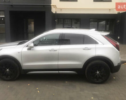 Серый Кадиллак XT4, объемом двигателя 2 л и пробегом 42 тыс. км за 23000 $, фото 1 на Automoto.ua